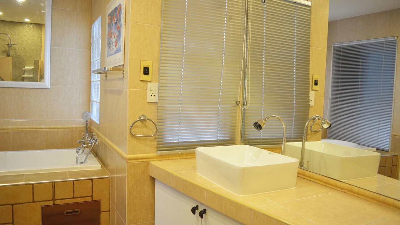 Photo of Bathroom in Na Kluea