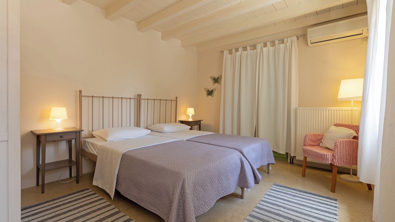 Photo of Bedroom in Armenoi