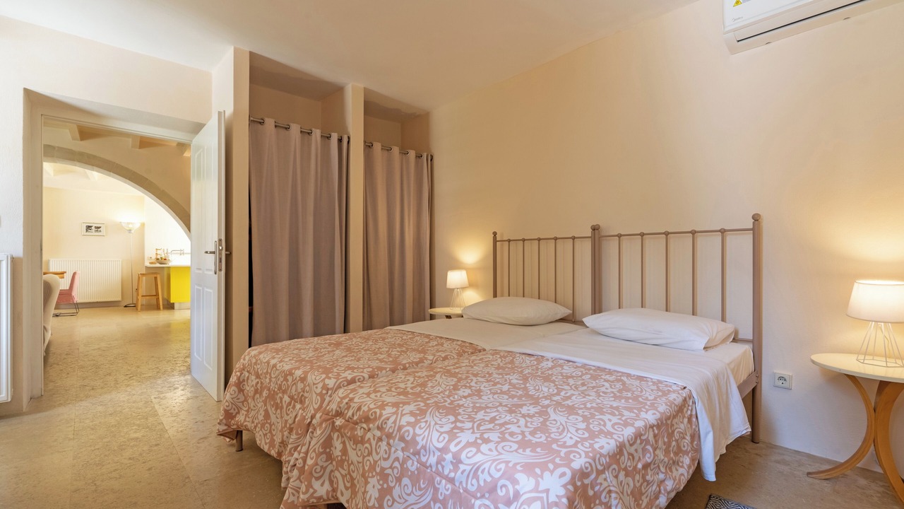 Photo of Bedroom in Armenoi