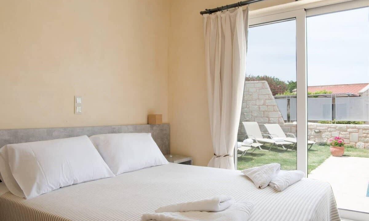 Photo of Bedroom in Kato Stalos