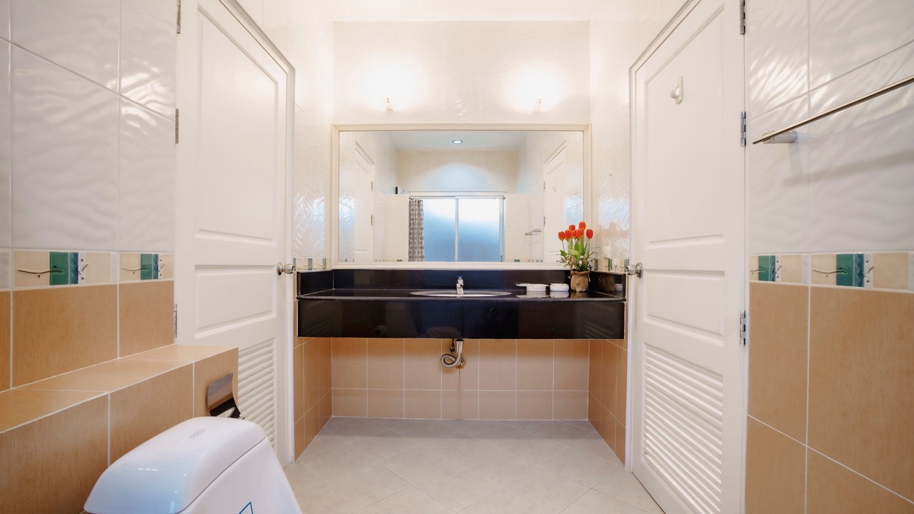 Photo of Bathroom in Koh Kaew