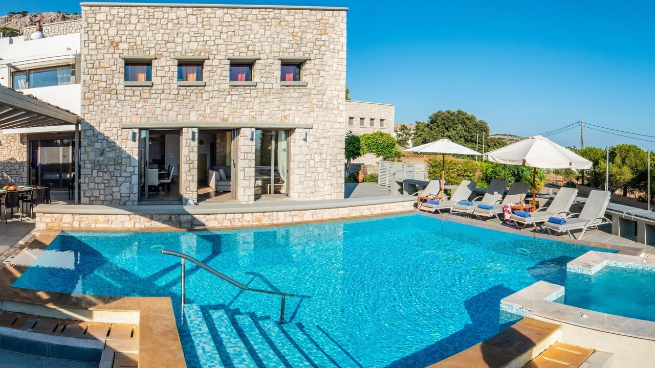 Photo of Others in Pefkos