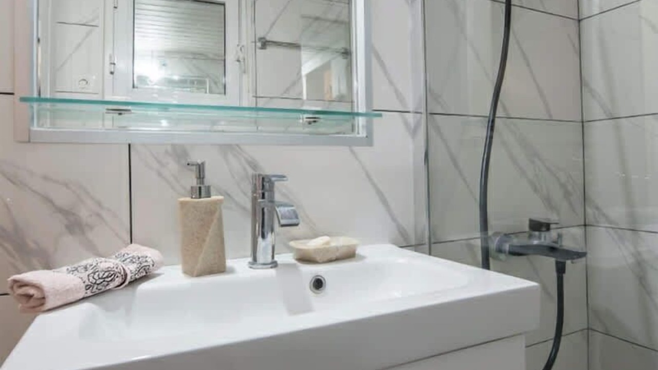 Photo of Bathroom in Marousi