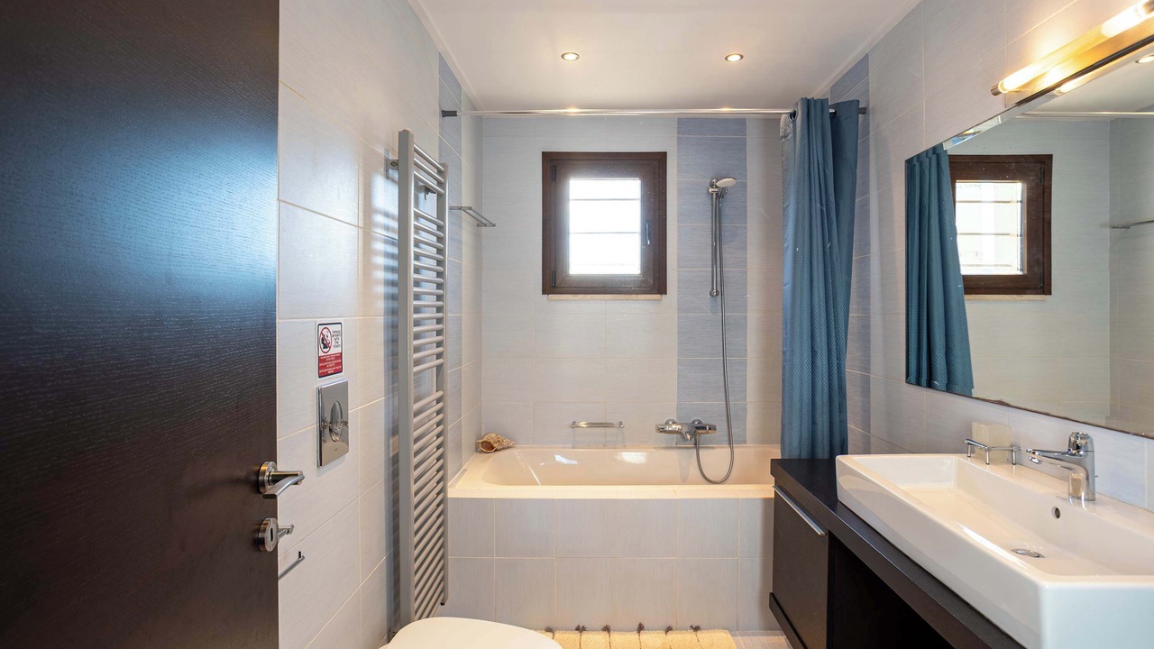 Photo of Bathroom in Schinias