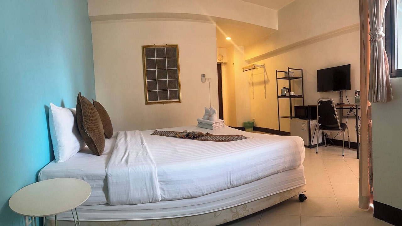 Photo of Bedroom in Thanon Phaya Thai
