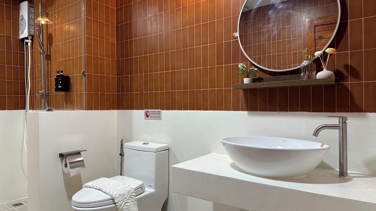 Photo of Bathroom in Khlong Toei Nuea