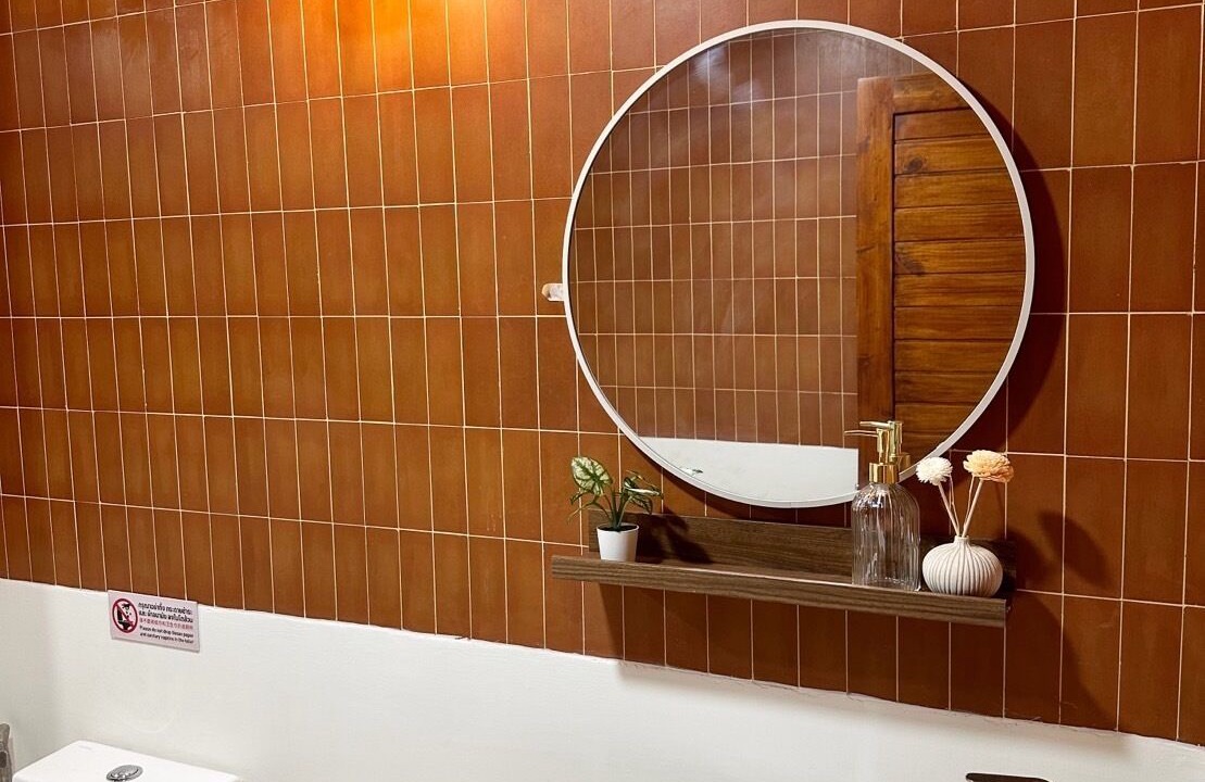 Photo of Bathroom in Khlong Toei Nuea