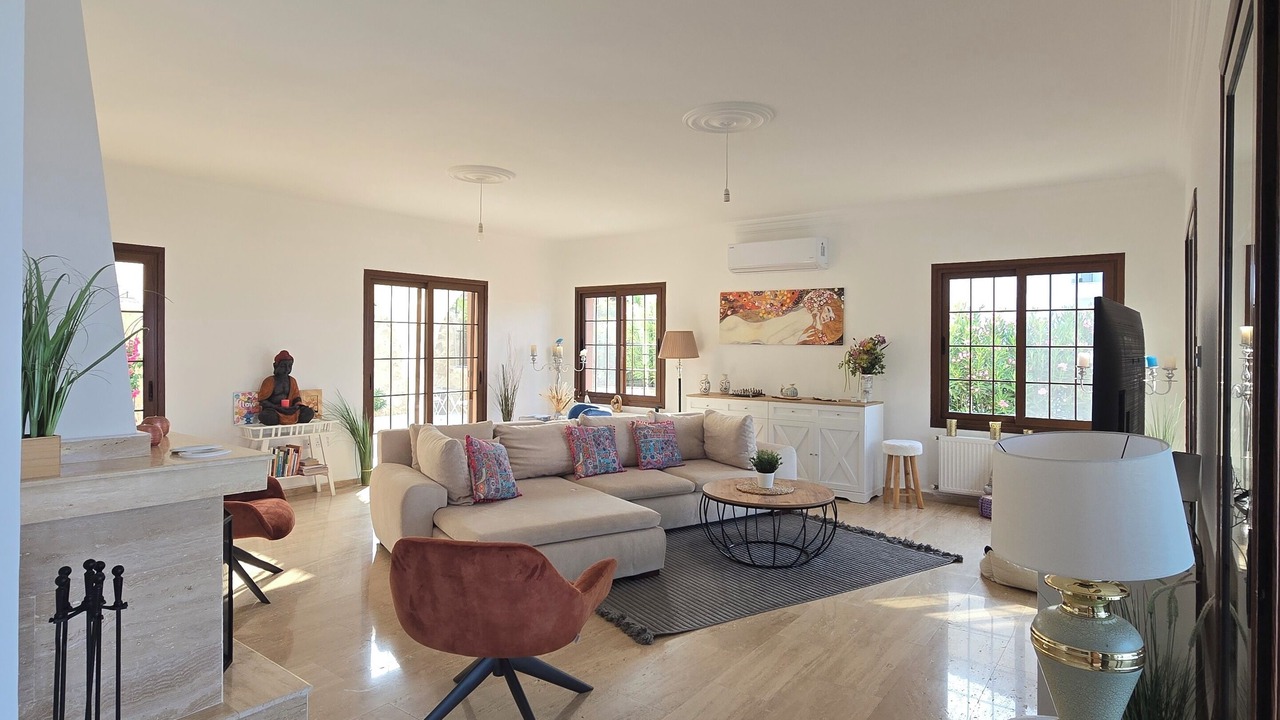 Photo of Livingroom in Kyrenia