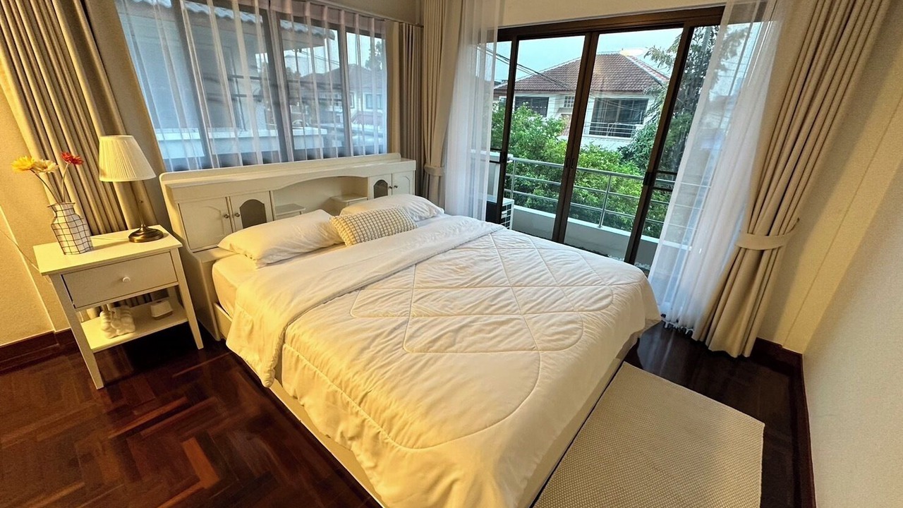 Photo of Bedroom in Dok Mai