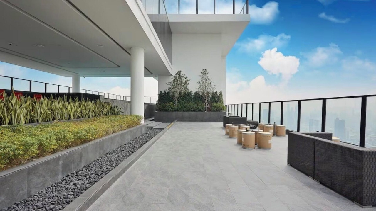 Photo of Patio Balcony in Huai Khwang