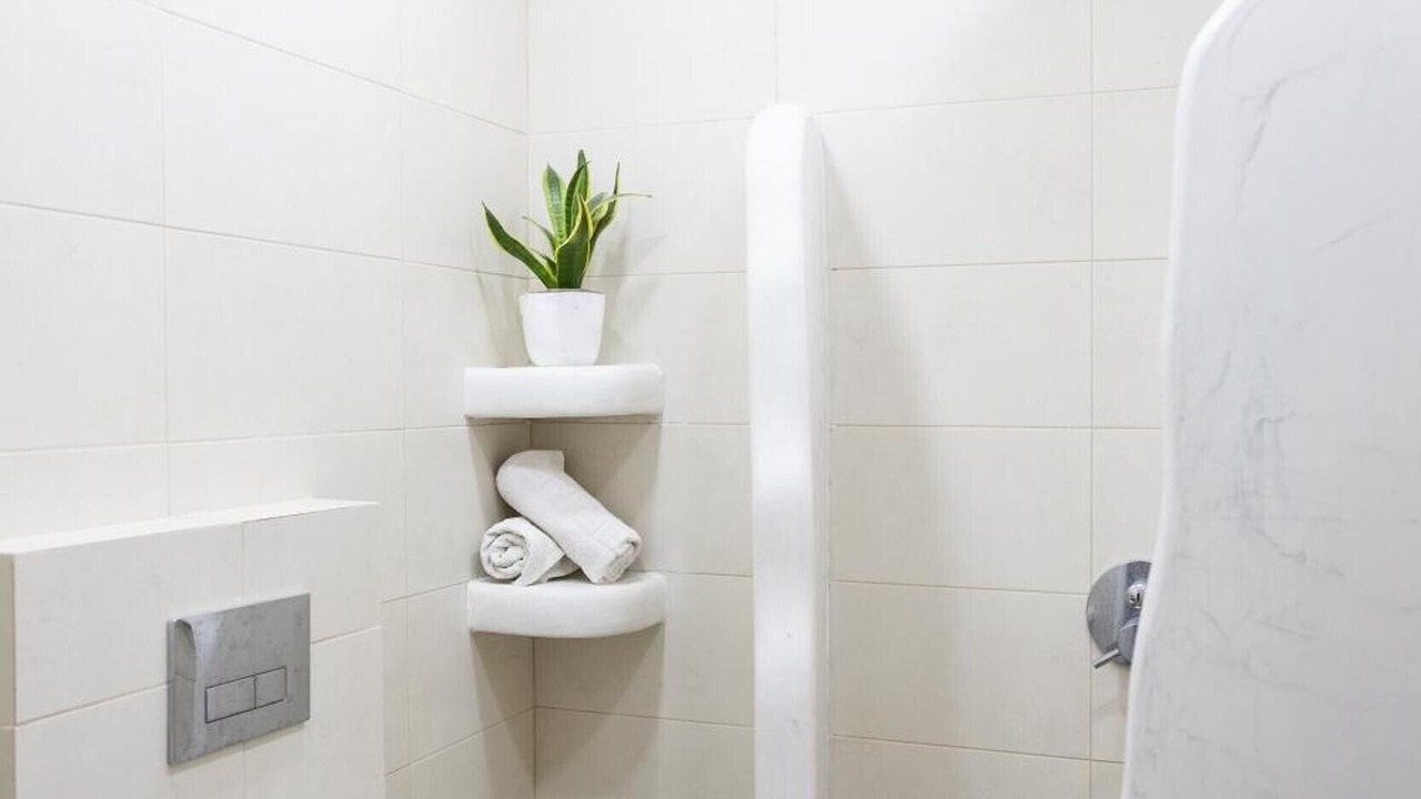 Photo of Bathroom in Kamari
