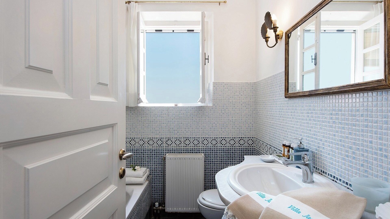 Photo of Bathroom in Kalami