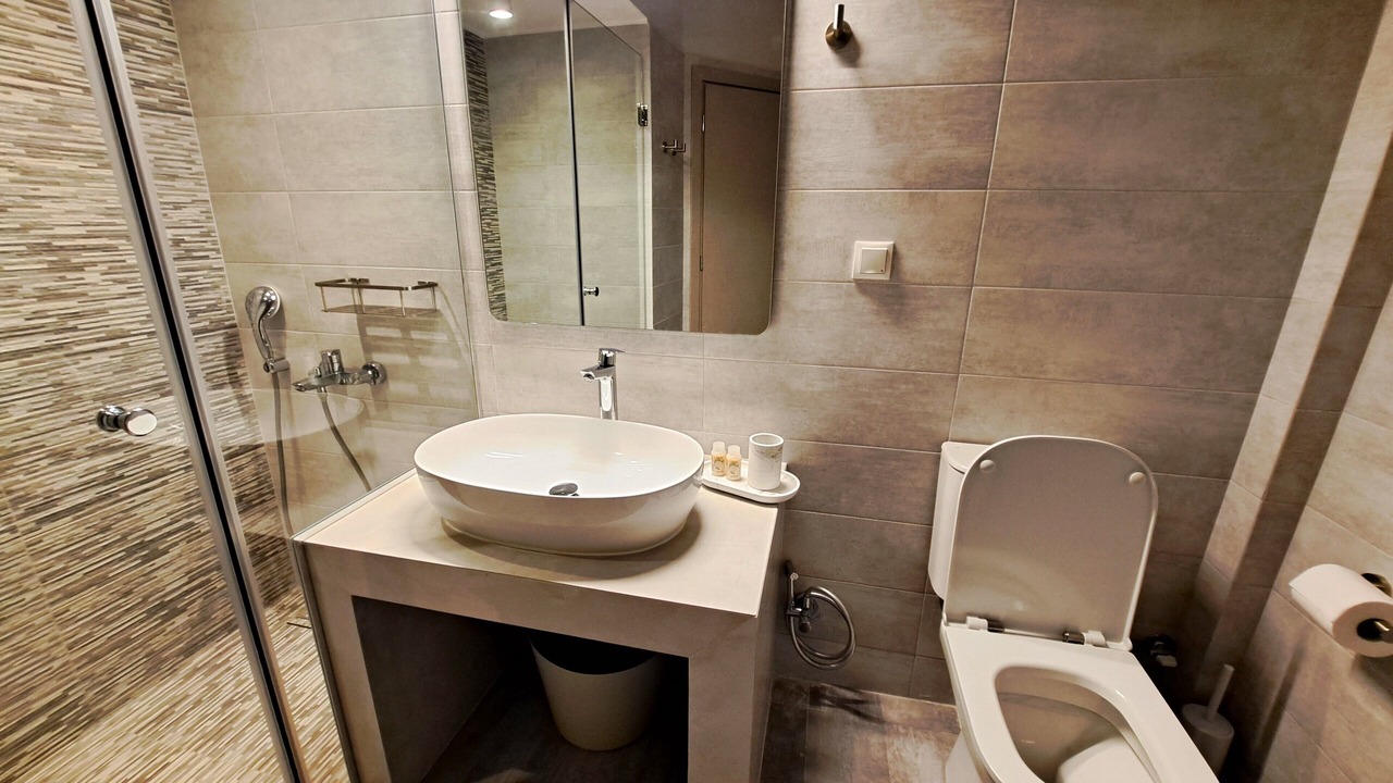 Photo of Bathroom in Mourteri