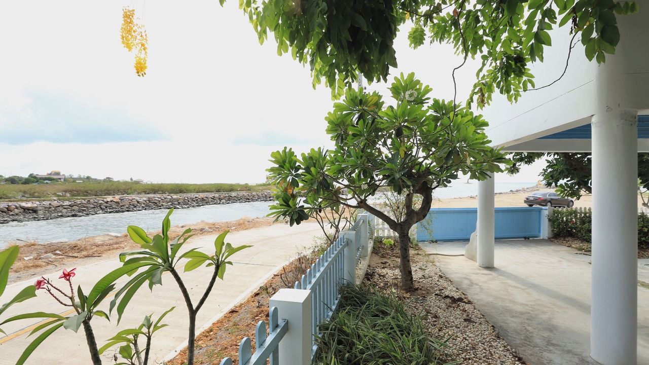 Photo of Outdoor in Laem Phak Bia