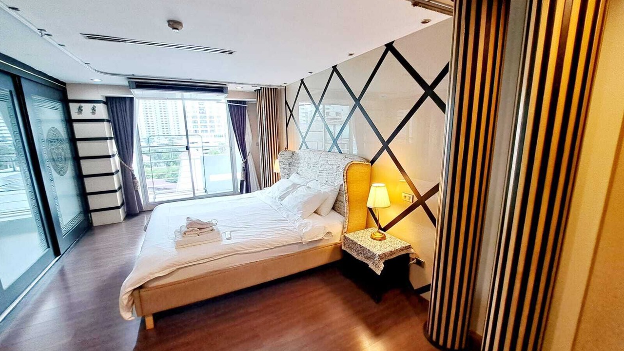 Photo of Bedroom in Khlong Toei Nuea