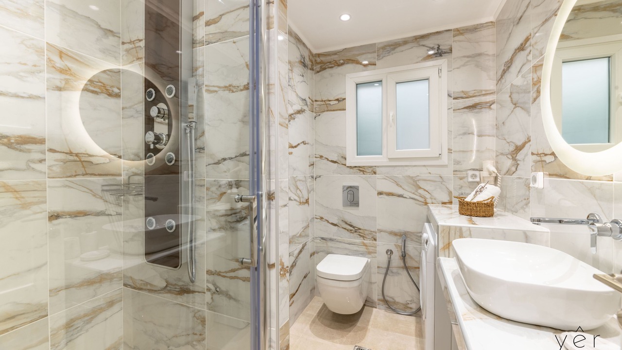 Photo of Bathroom in Koukaki