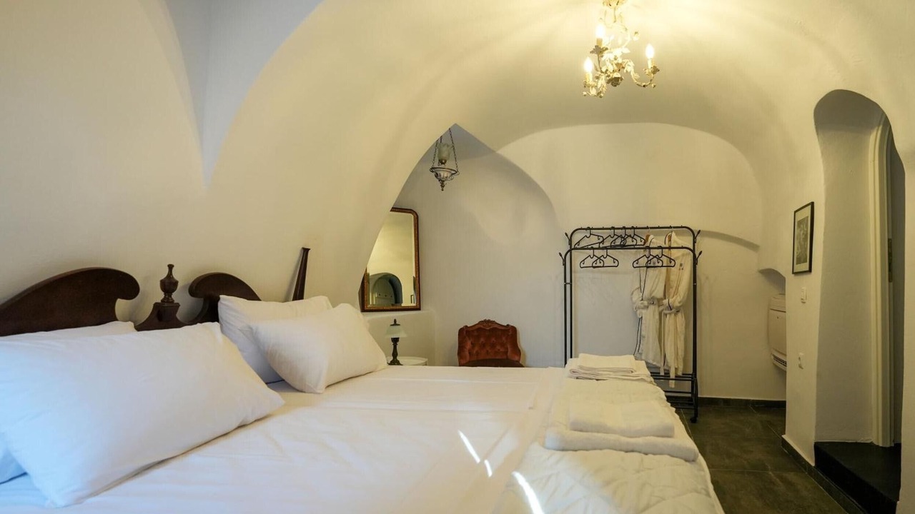 Photo of Bedroom in Emporio
