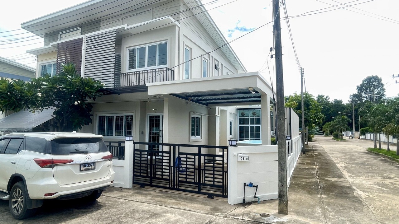 Photo of Outdoor in Warin Chamrap