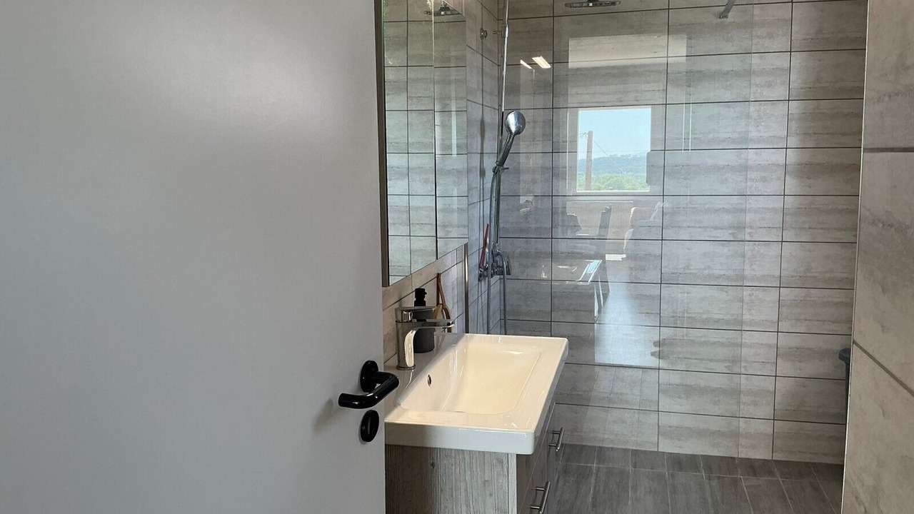 Photo of Bathroom in Pangaio