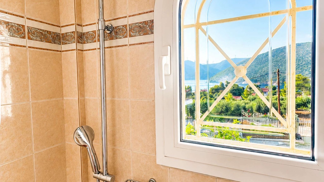 Photo of Bathroom in Platees