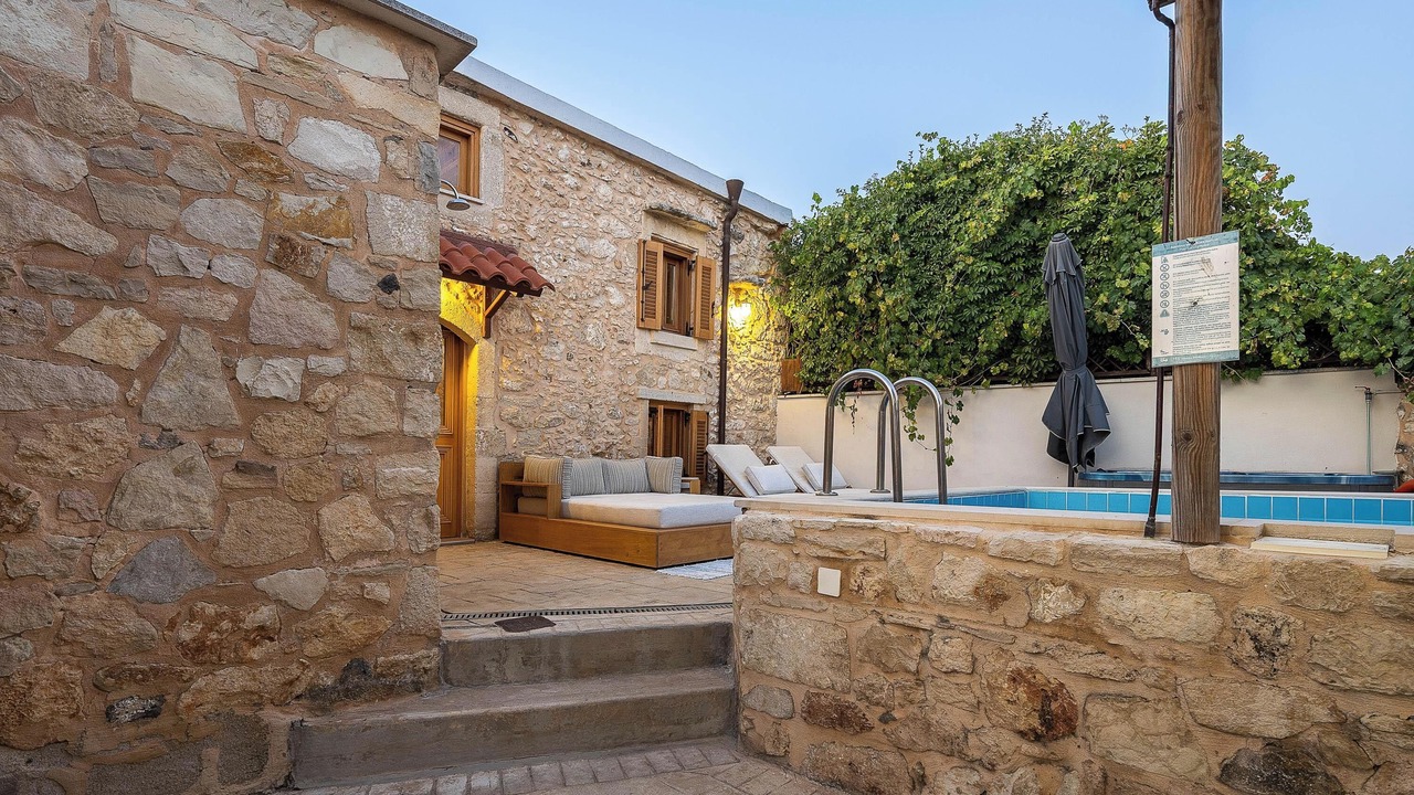 Photo of Outdoor in Monopari