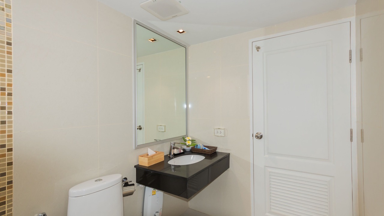 Photo of Bathroom in Khlong Tan Nuea