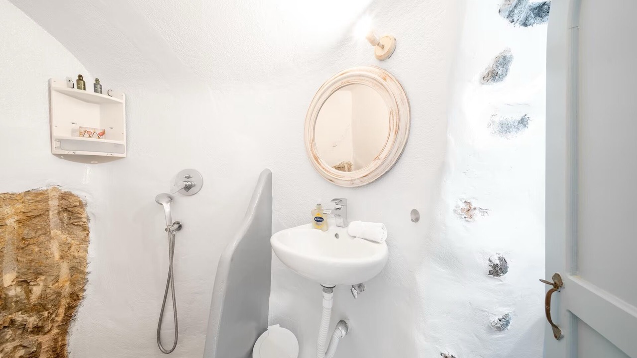 Photo of Bathroom in Emporio