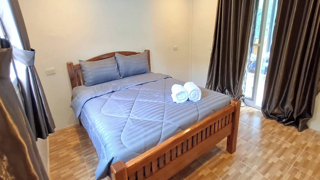 Photo of Bedroom in Ron Phibun