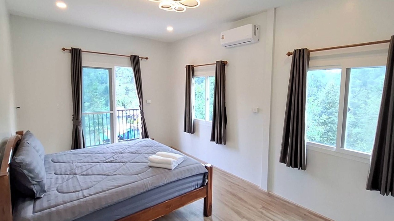 Photo of Bedroom in Ron Phibun