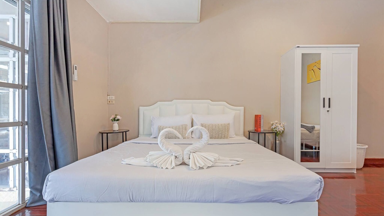 Photo of Bedroom in Khlong Tan