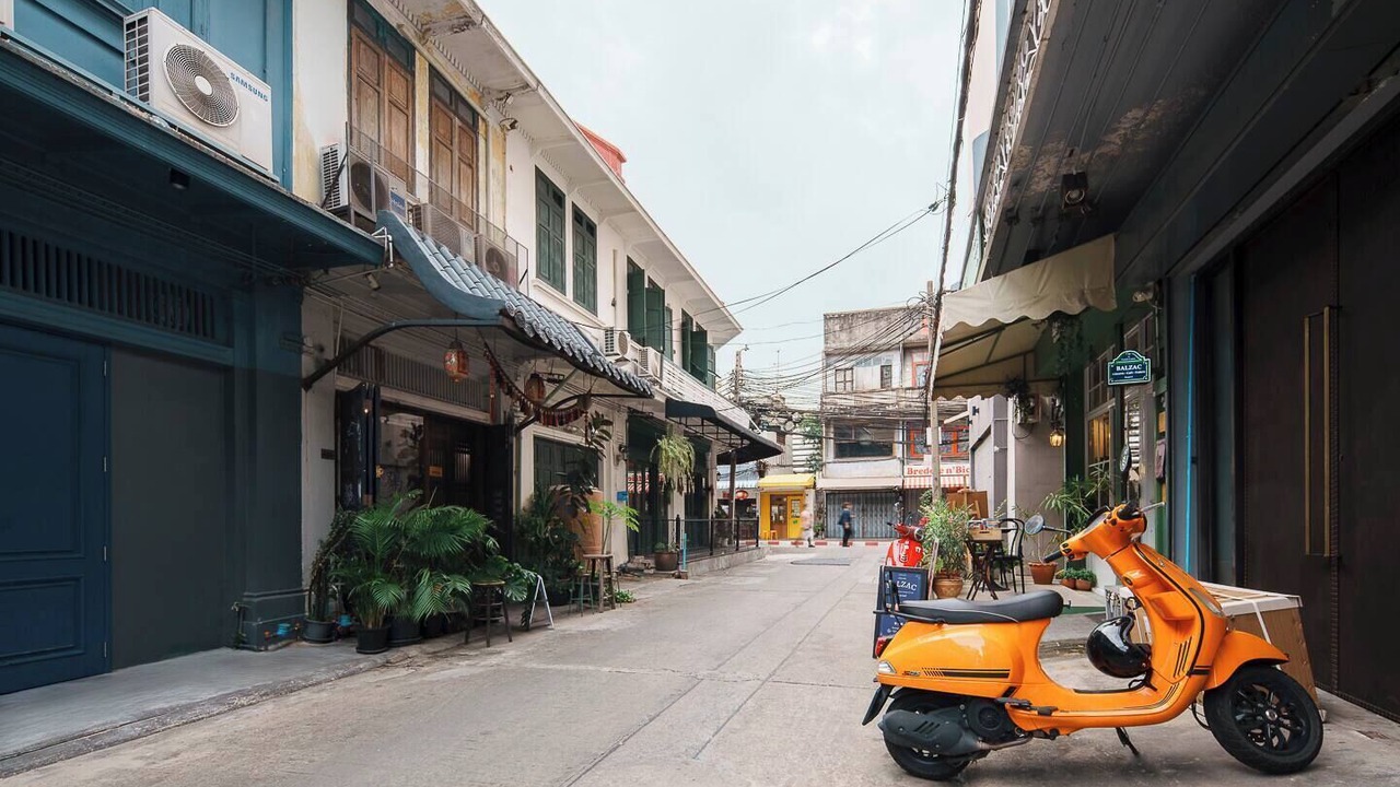Photo of Others in Si Phraya