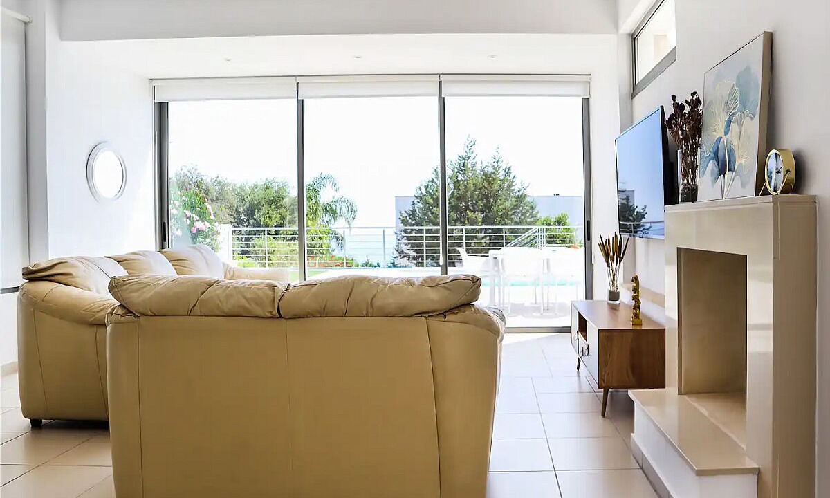 Photo of Livingroom in Latchi