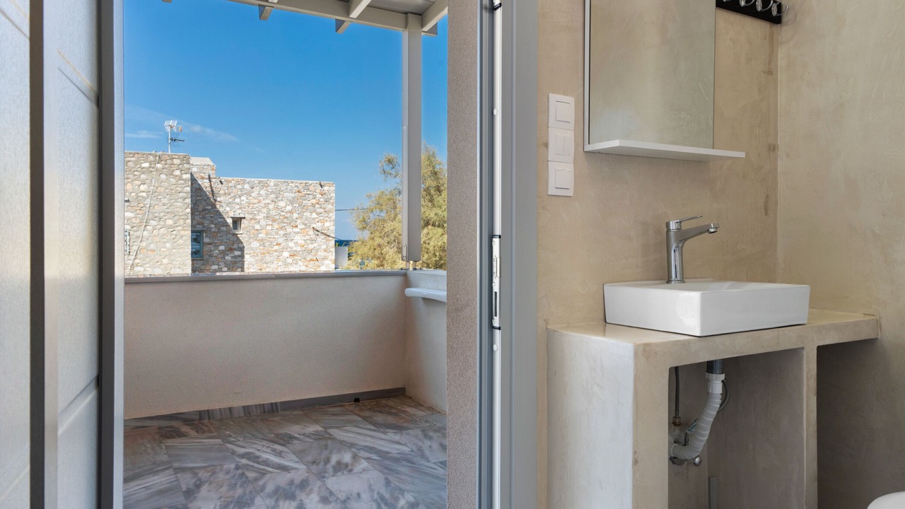 Photo of Bathroom in Kini