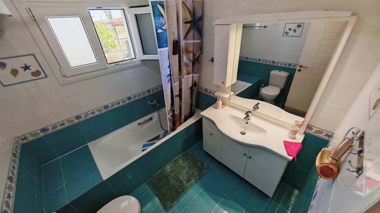 Photo of Bathroom in Assos-Lechaio