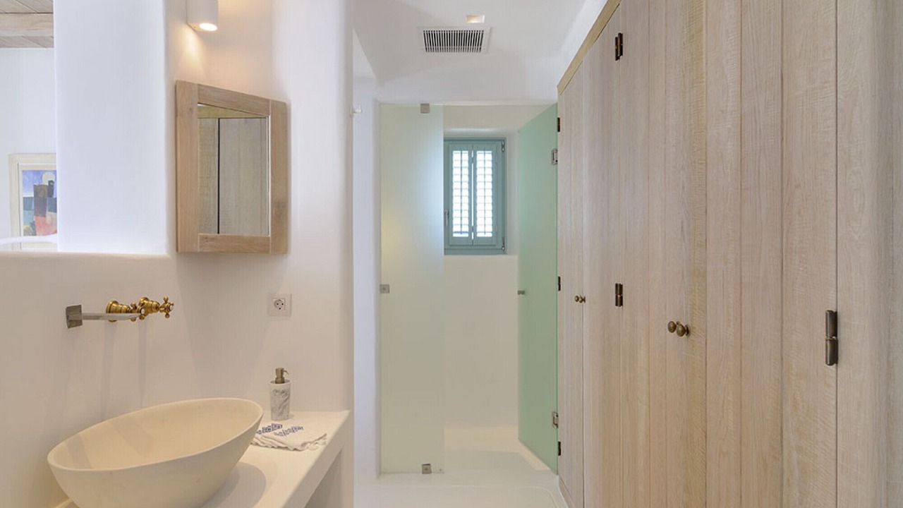 Photo of Bathroom in Agios Ioannis