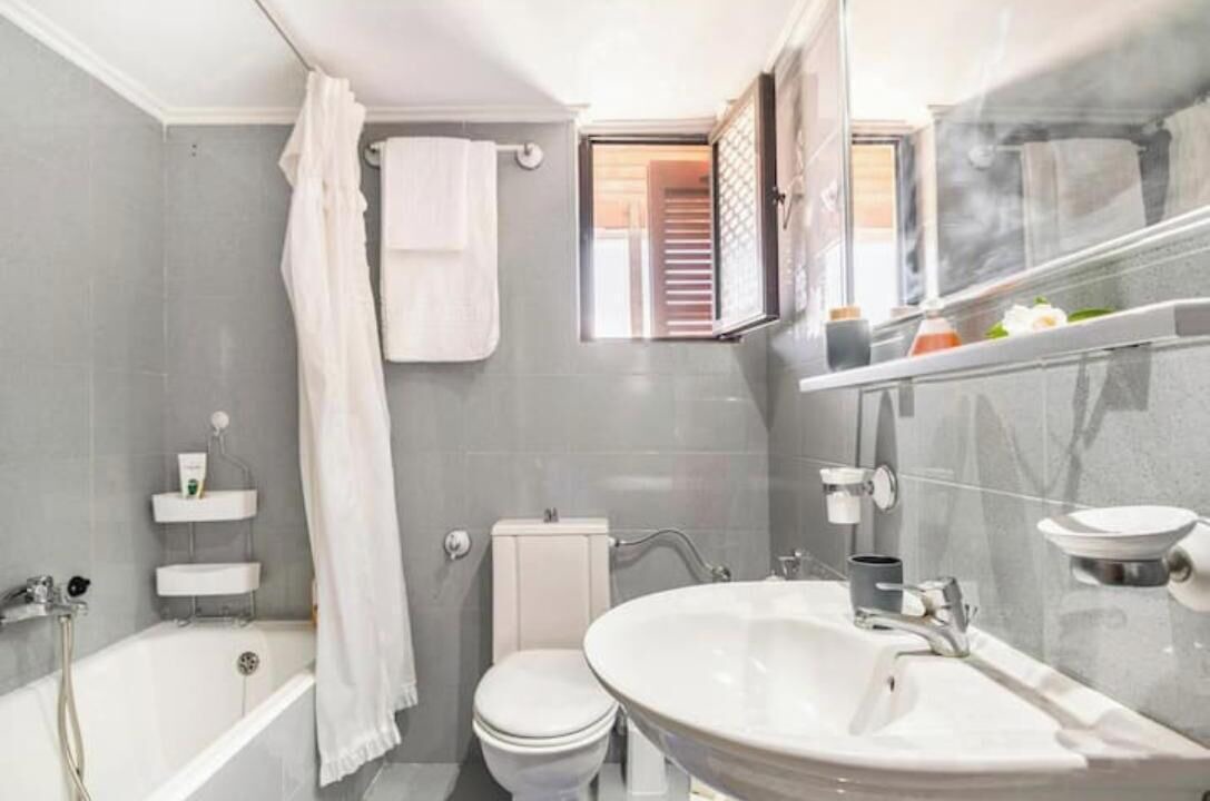 Photo of Bathroom in Petriti