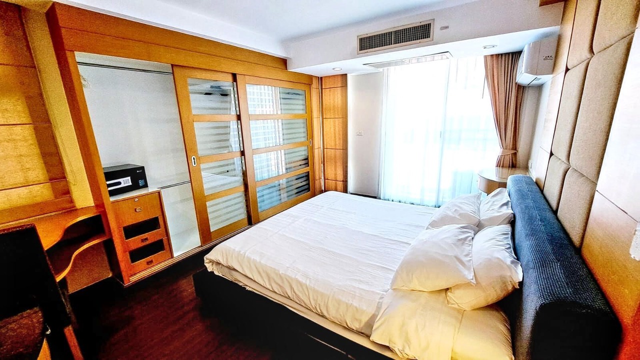 Photo of Bedroom in Khlong Toei Nuea