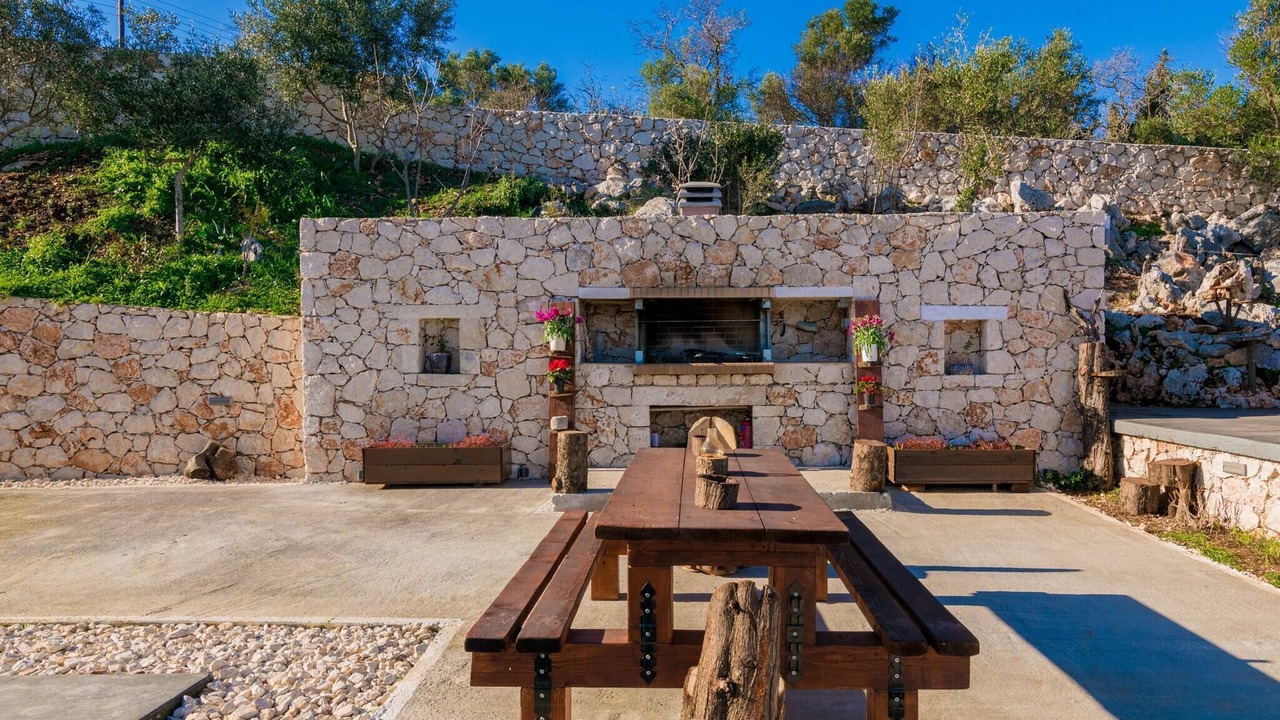 Photo of Outdoor in Skinaria