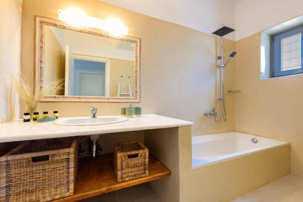 Photo of Bathroom in Drios