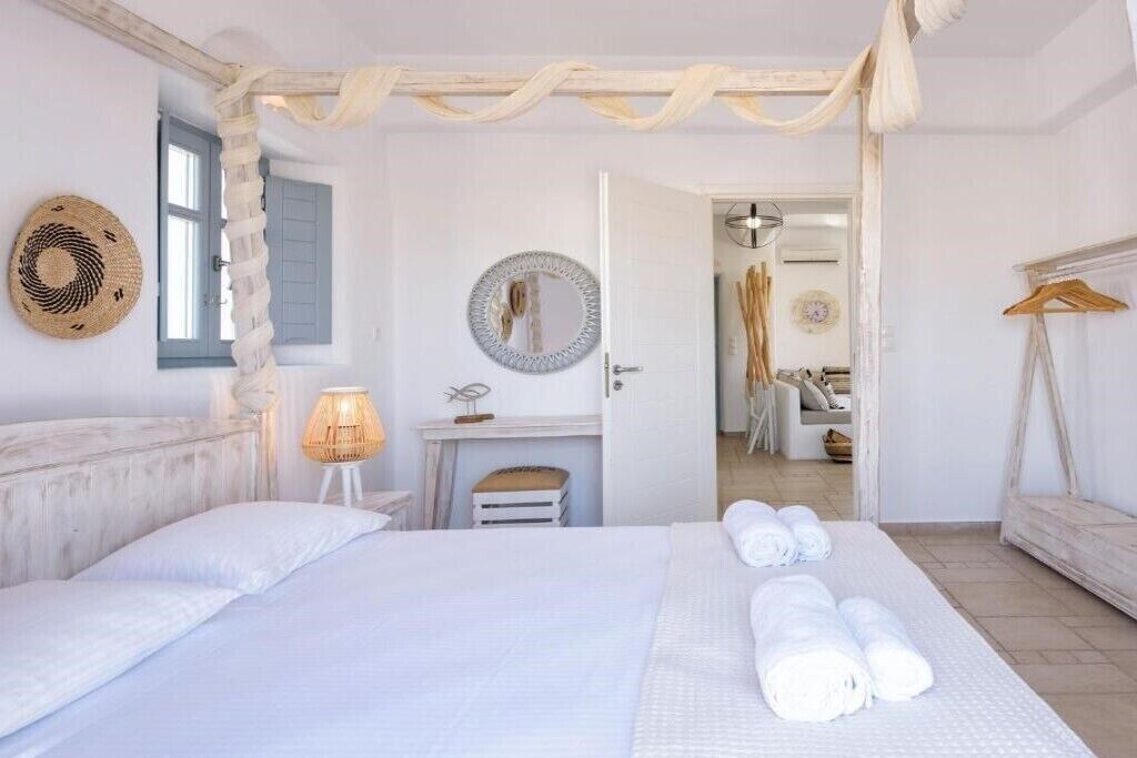 Photo of Bedroom in Drios