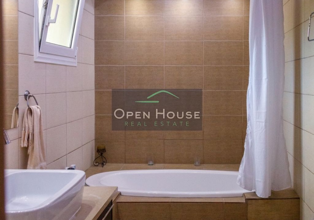 Photo of Bathroom in Nea Iraklitsa