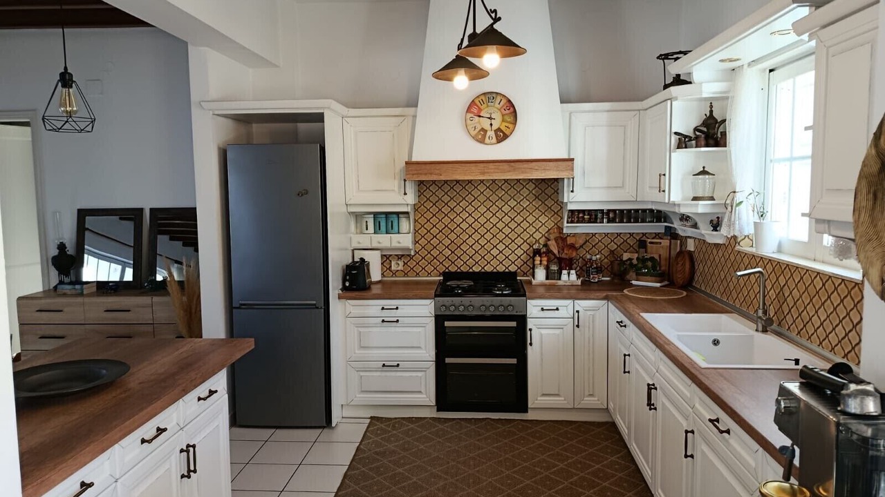Photo of Kitchen in Alinda