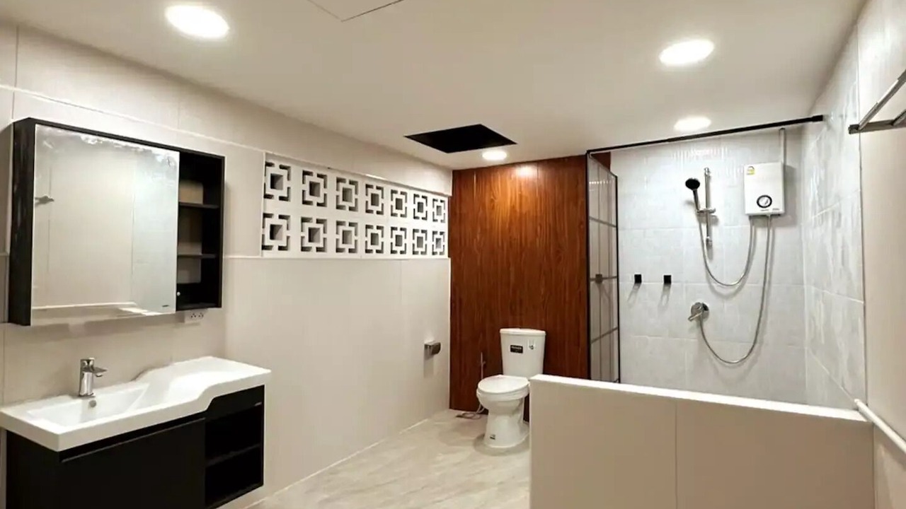 Photo of Bathroom in Chakkrawat