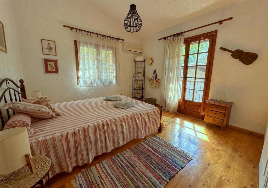 Photo of Bedroom in Aigialeia
