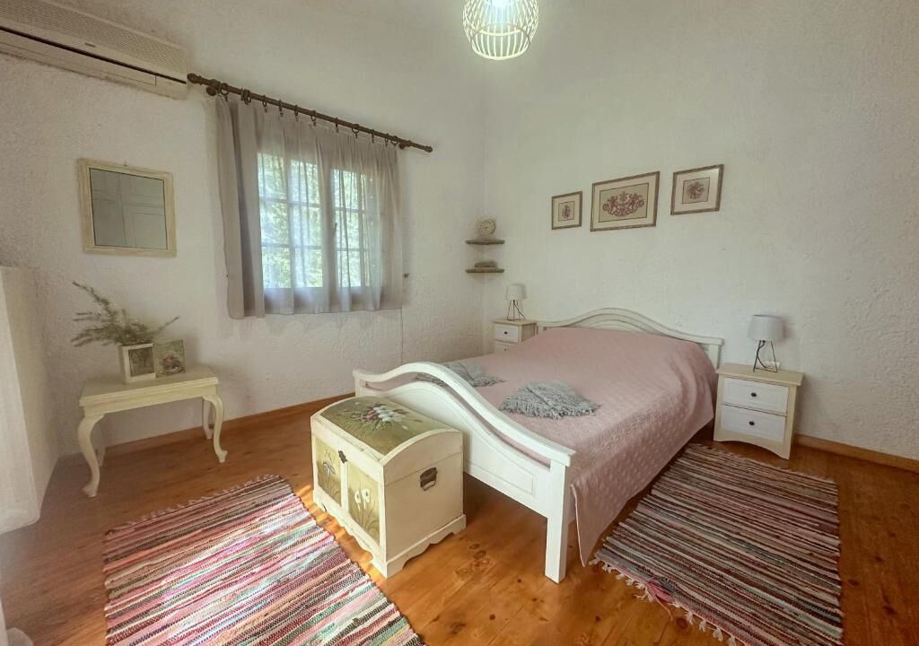 Photo of Bedroom in Aigialeia