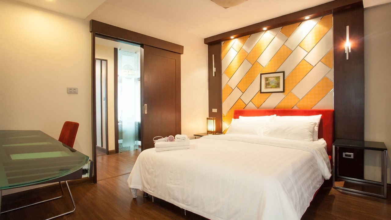 Photo of Bedroom in Khlong Toei Nuea