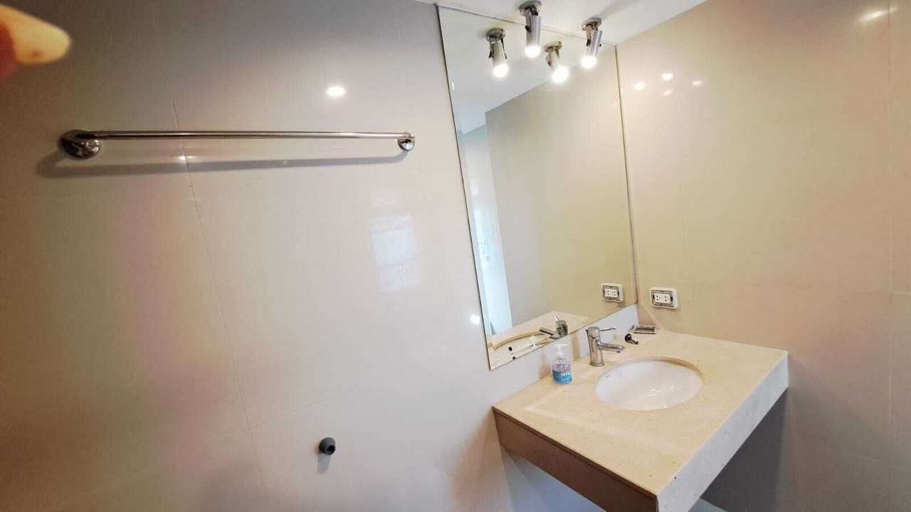 Photo of Bathroom in Khlong Toei Nuea