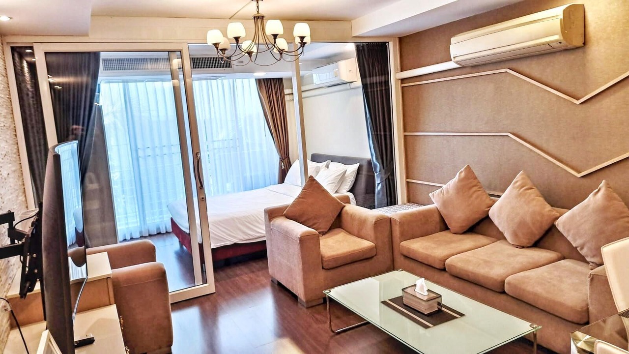 Photo of Bedroom in Khlong Toei Nuea
