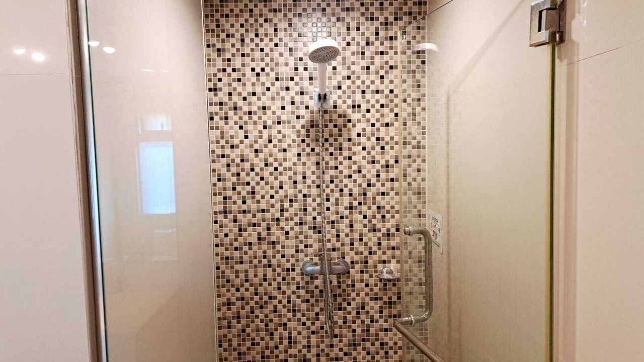 Photo of Bathroom in Khlong Toei Nuea