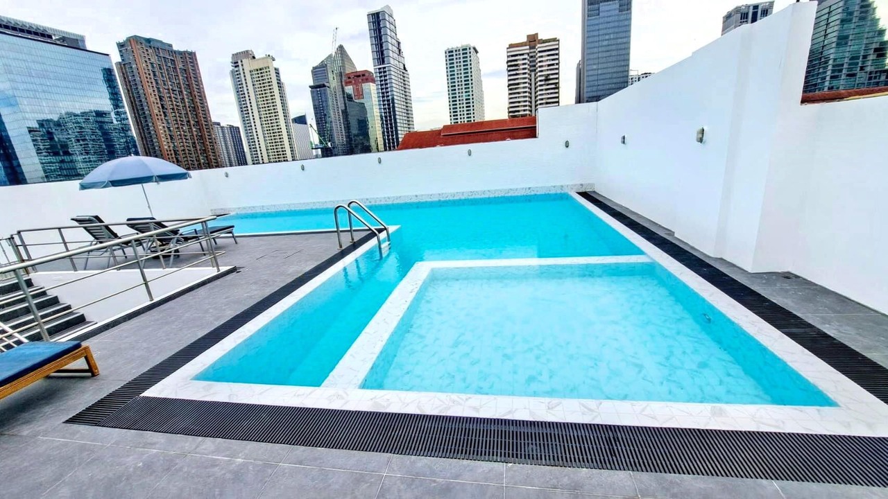 Photo of Outdoor in Khlong Toei Nuea